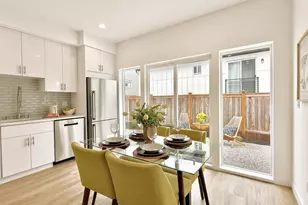 708 N 102nd St, Seattle, WA 98133 - Photo 9