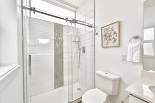 708 N 102nd St, Seattle, WA 98133 - Photo 25