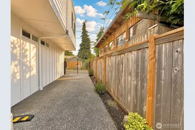 708 N 102nd Street #2, Seattle, WA 98133 - Photo 33
