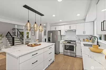 10345 36th Avenue NE, Seattle, WA 98125 - Photo 9