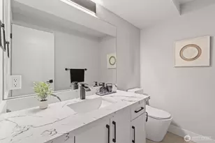 10345 36th Ave NE, Seattle, WA 98125 - Photo 17