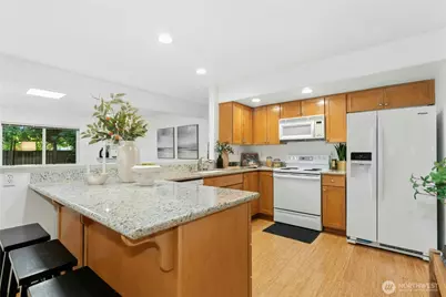 7704 196th Street SW #A, Edmonds, WA 98026 - Photo 3