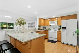 7704 196th St SW, Edmonds, WA 98026 - Photo 3