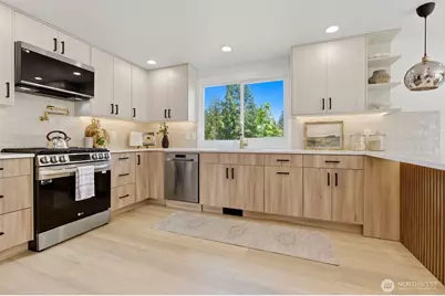 814 NE 185th Street, Shoreline, WA 98155 - Photo 17