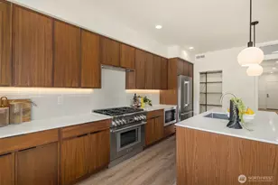 4530 NE 55th St, Seattle, WA 98105 - Photo 5