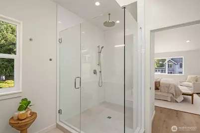 4530 NE 55th Street, Seattle, WA 98105 - Photo 13