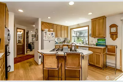 12523 NE 164th Street, Woodinville, WA 98072 - Photo 3
