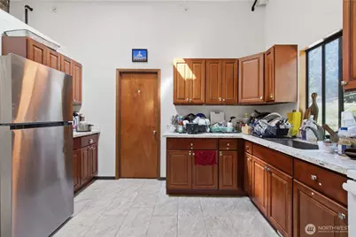 16068 Greenwood Avenue N, Shoreline, WA 98133 - Photo 29