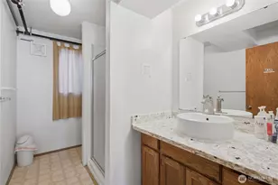 16068 Greenwood Ave N, Shoreline, WA 98133 - Photo 19