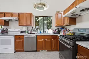 16068 Greenwood Ave N, Shoreline, WA 98133 - Photo 27