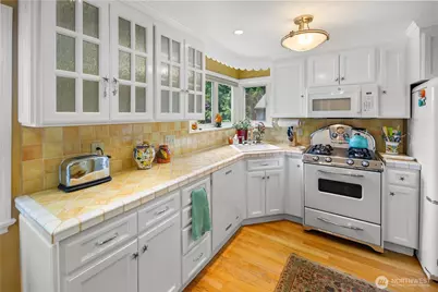 2706 56th Avenue SW, Seattle, WA 98116 - Photo 5