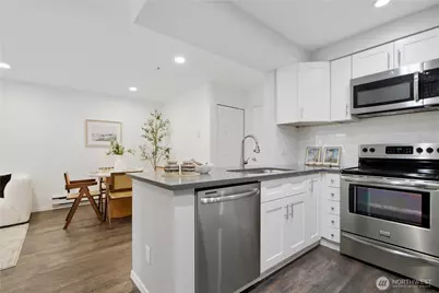 769 Hayes Street #201, Seattle, WA 98109 - Photo 9