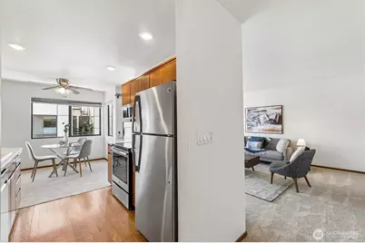 6421 Lake Washington Boulevard NE #301, Kirkland, WA 98033 - Photo 11