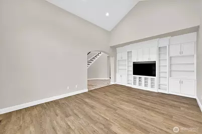 5507 Waller Road E, Tacoma, WA 98443 - Photo 13
