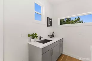 10240 40th Ave SW, Seattle, WA 98146 - Photo 21