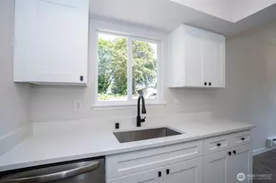3574 S Crandall Ln, Tacoma, WA 98418 - Photo 7
