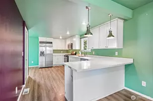 811 S 88th St, Tacoma, WA 98444 - Photo 9