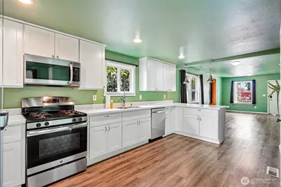 811 S 88th Street, Tacoma, WA 98444 - Photo 13