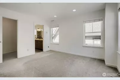 303 Bellevue Way SE, Bellevue, WA 98004 - Photo 17