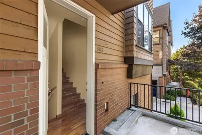 303 Bellevue Way SE, Bellevue, WA 98004 - Photo 3