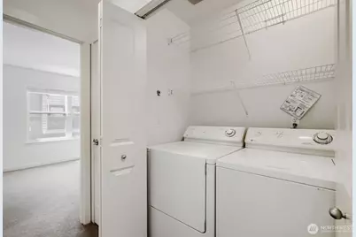 303 Bellevue Way SE, Bellevue, WA 98004 - Photo 23