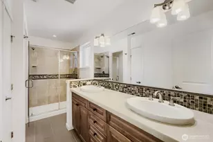 303 Bellevue Way SE, Bellevue, WA 98004 - Photo 19