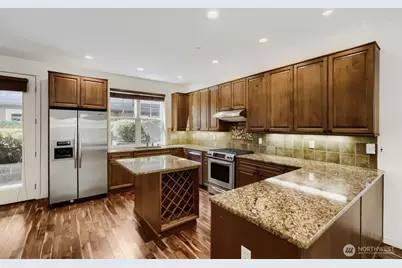 303 Bellevue Way SE, Bellevue, WA 98004 - Photo 9