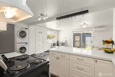 11214 Cornell Avenue S, Seattle, WA 98178 - Photo 19