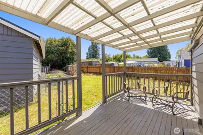 11214 Cornell Avenue S, Seattle, WA 98178 - Photo 27