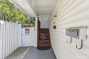 7009 42nd Ave S, Seattle, WA 98118 - Photo 3