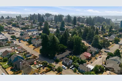 2135 4th Street, Bremerton, WA 98312 - Photo 3