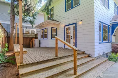 2540 11th Avenue W, Seattle, WA 98119 - Photo 3