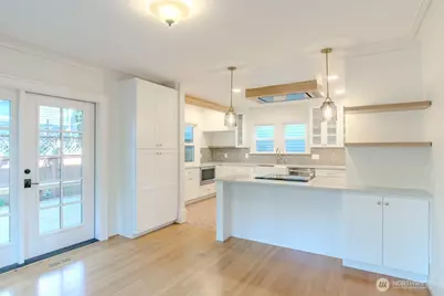 2540 11th Avenue W, Seattle, WA 98119 - Photo 9