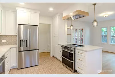 2540 11th Avenue W, Seattle, WA 98119 - Photo 13