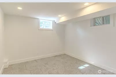 2540 11th Avenue W, Seattle, WA 98119 - Photo 23