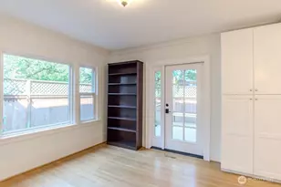 2540 11th Ave W, Seattle, WA 98119 - Photo 11