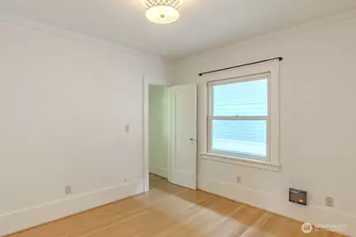 2540 11th Avenue W, Seattle, WA 98119 - Photo 21