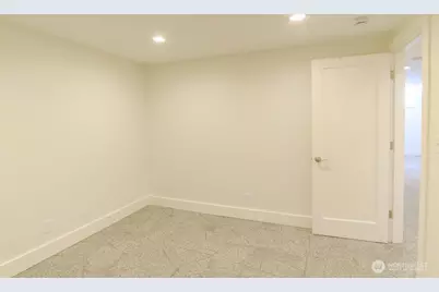 2540 11th Avenue W, Seattle, WA 98119 - Photo 27