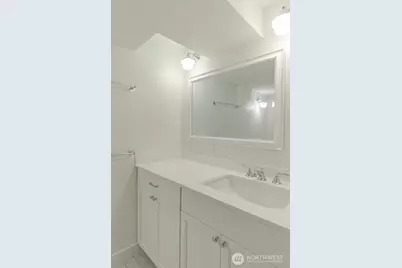 2540 11th Avenue W, Seattle, WA 98119 - Photo 31