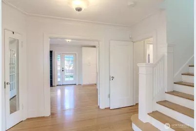 2540 11th Avenue W, Seattle, WA 98119 - Photo 7