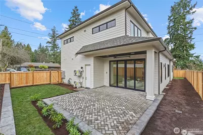 10789 SE 10th Street, Bellevue, WA 98004 - Photo 23