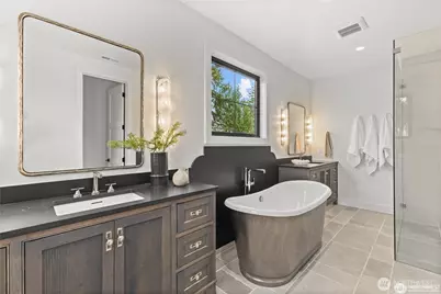 10789 SE 10th Street, Bellevue, WA 98004 - Photo 13