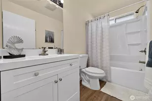 4042 5th Ave NE, Seattle, WA 98105 - Photo 19