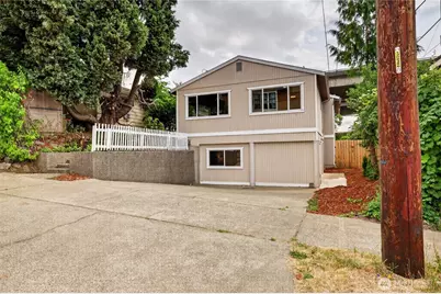 4042 5th Avenue NE, Seattle, WA 98105 - Photo 1