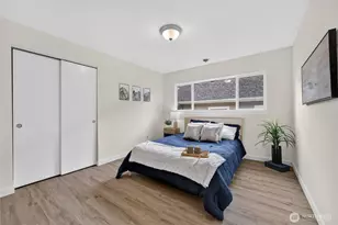 4042 5th Ave NE, Seattle, WA 98105 - Photo 17