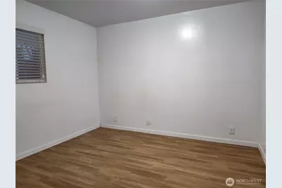 737 N 184th Street #B, Shoreline, WA 98133 - Photo 7
