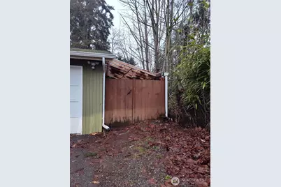 737 N 184th Street #B, Shoreline, WA 98133 - Photo 3