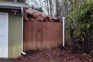 737 N 184th St, Shoreline, WA 98133 - Photo 3