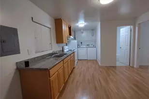 737 N 184th St, Shoreline, WA 98133 - Photo 13