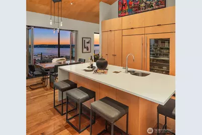 1215 Warren Avenue N, Seattle, WA 98109 - Photo 13